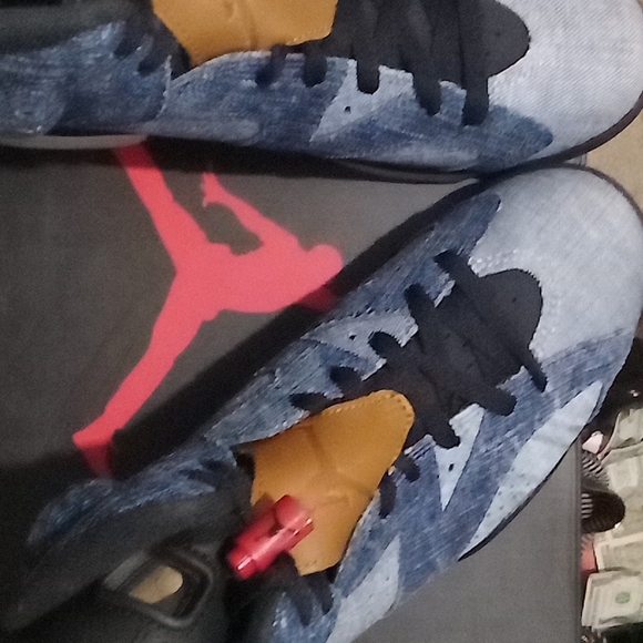 Air Jordan size 8 Retros - Picture 3 of 8